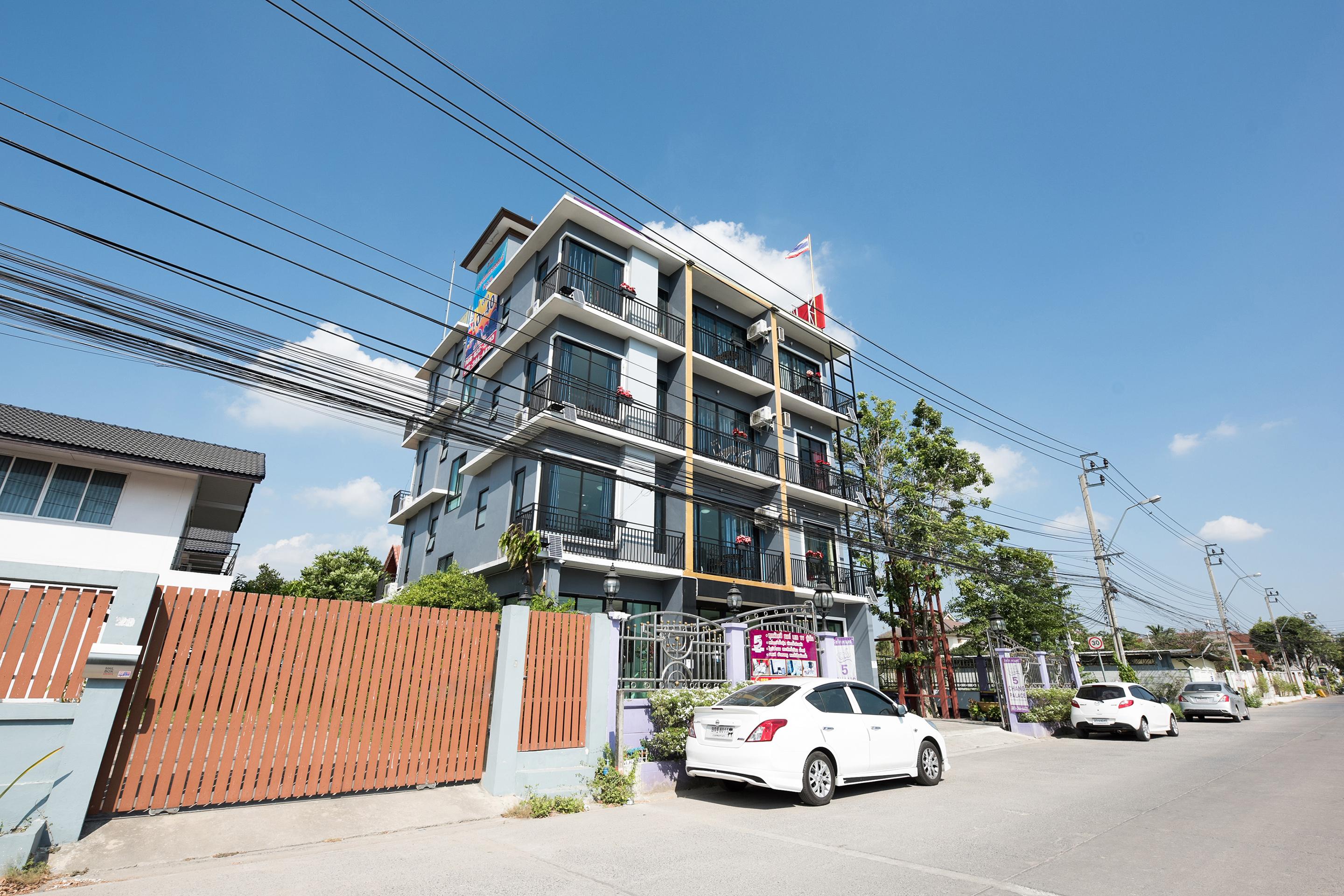 5 Chang Palace Hotel Bangkok Exterior photo